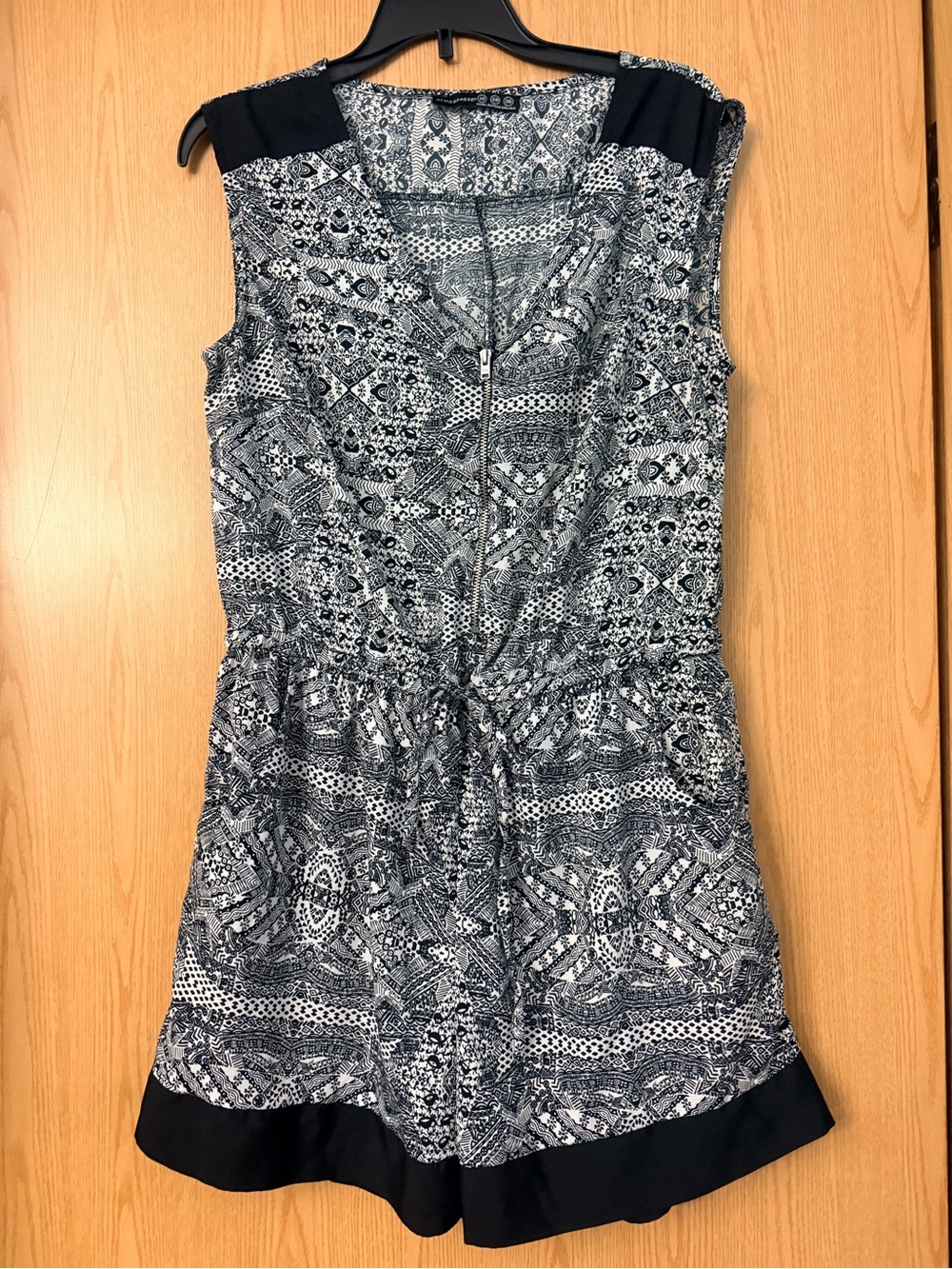 Atmosphere Black & White Sleeveless Printed Romper